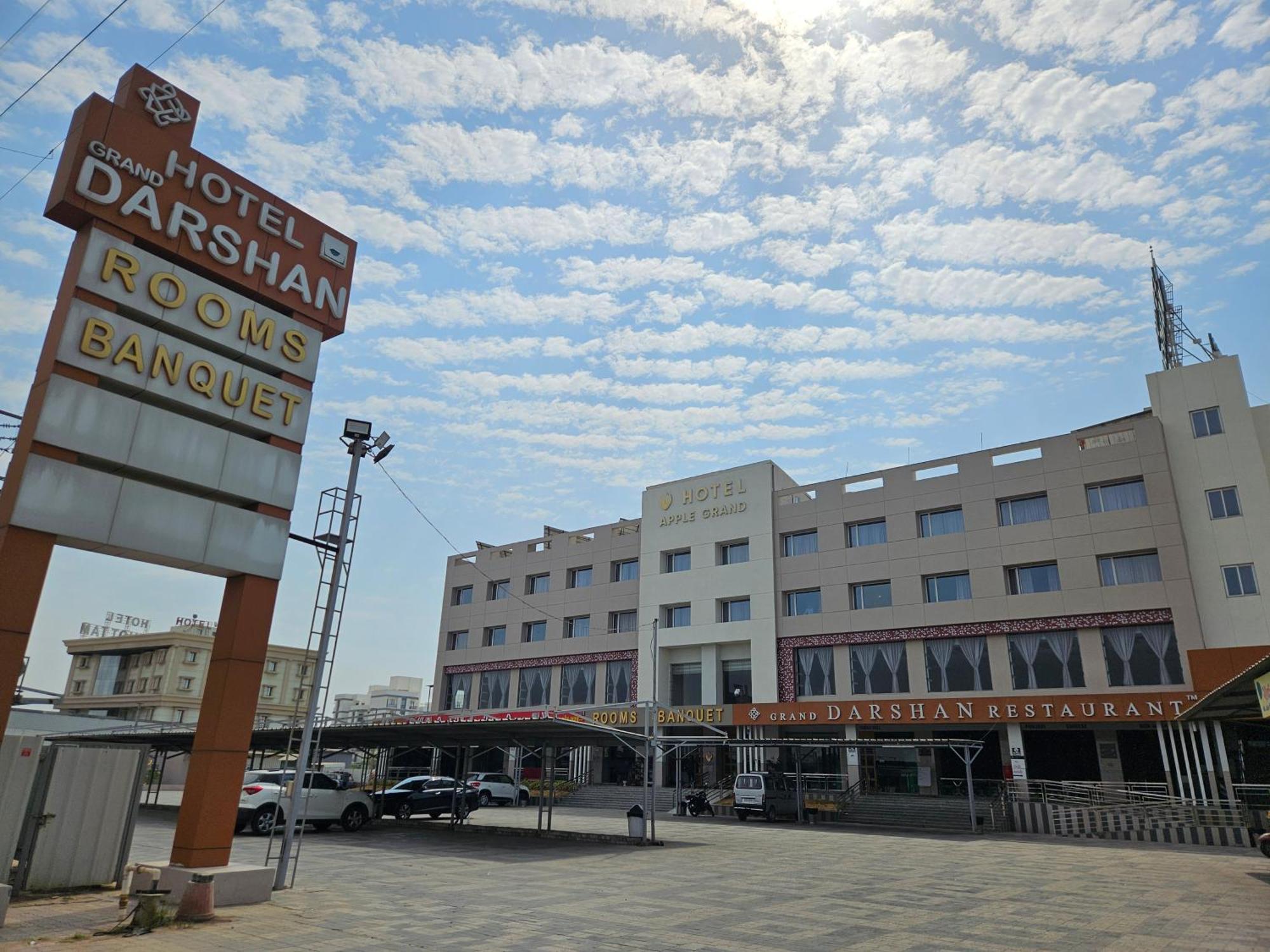 Hotel Grand Darshan Вадодара Екстериор снимка