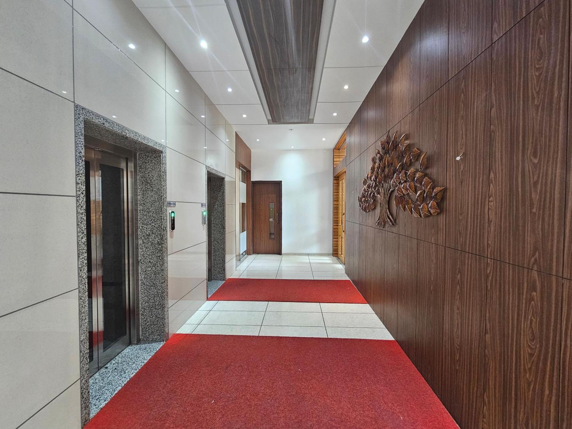 Hotel Grand Darshan Вадодара Екстериор снимка