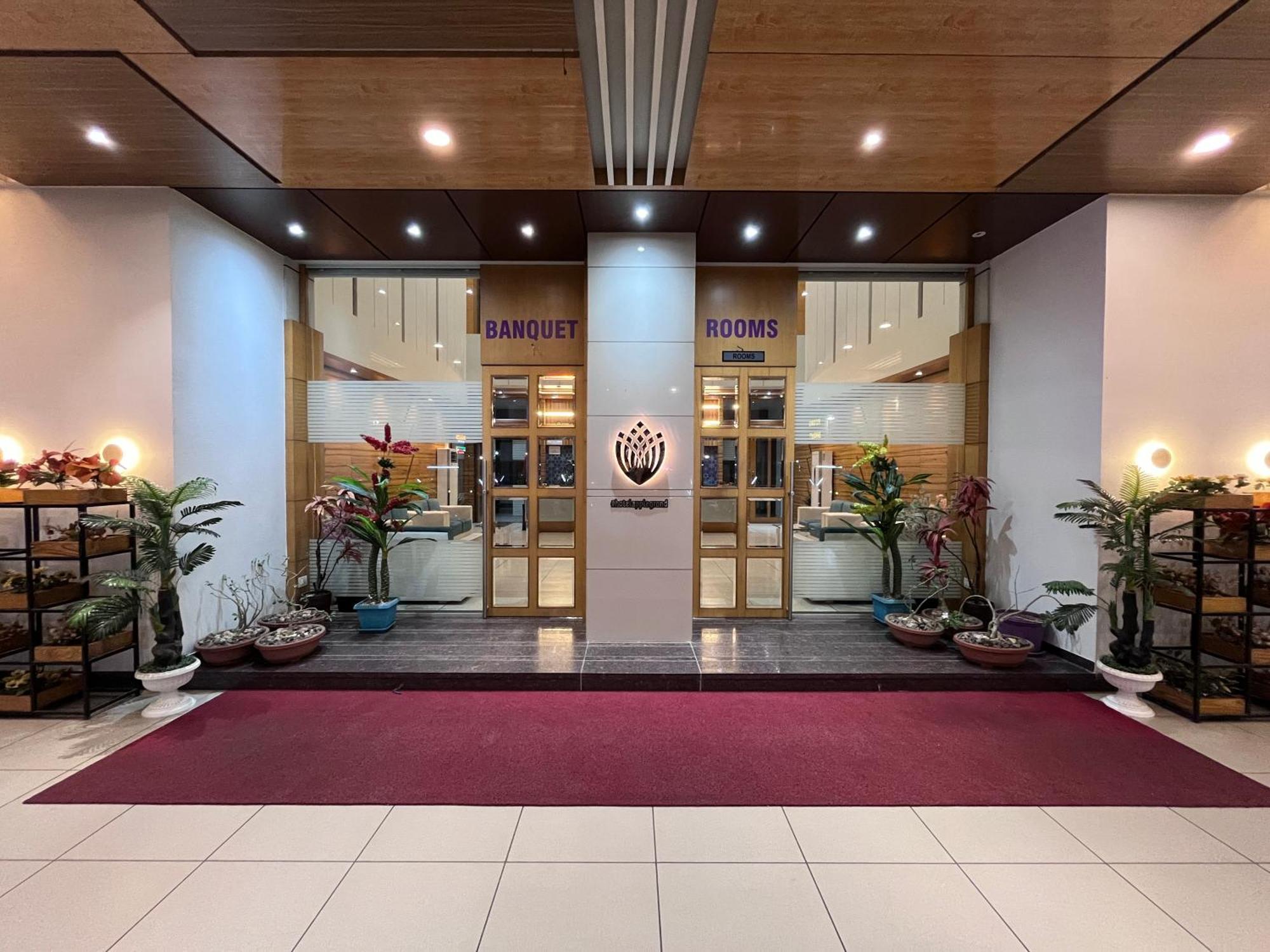 Hotel Grand Darshan Вадодара Екстериор снимка