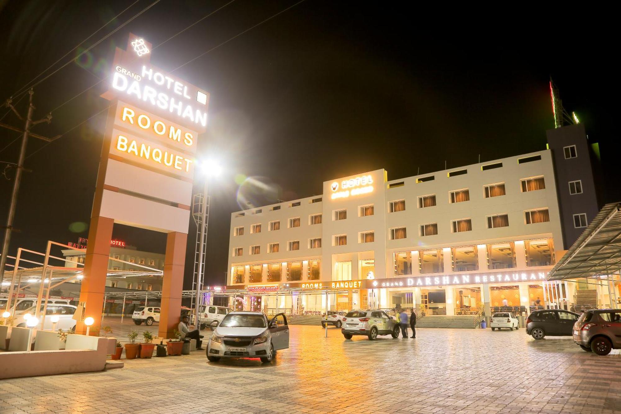 Hotel Grand Darshan Вадодара Екстериор снимка
